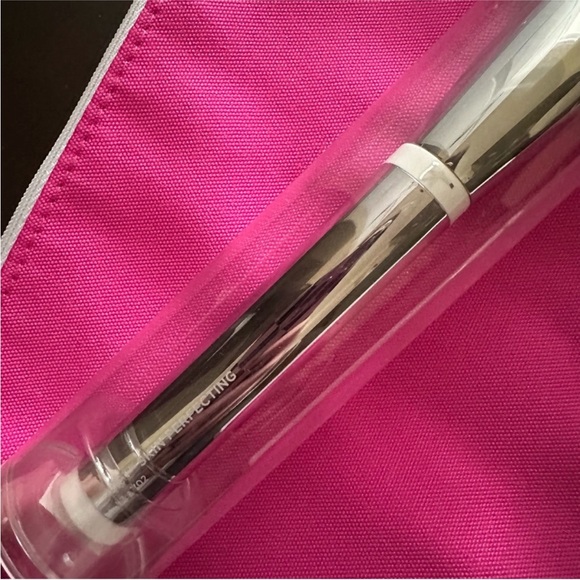 2 makeup brushes + pouch - Picture 9 of 11